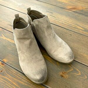 Arizona Gale Beige Suede Boots, 7 M
